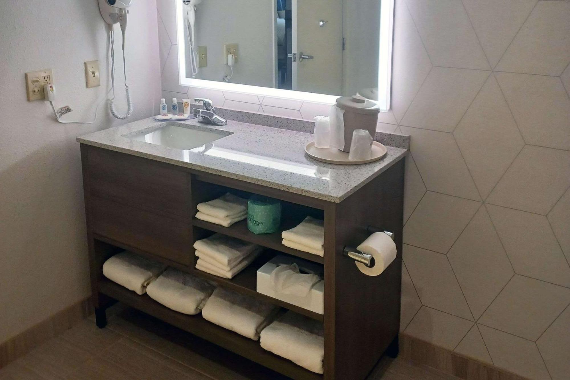 Comfort - Columbus Inn 3*